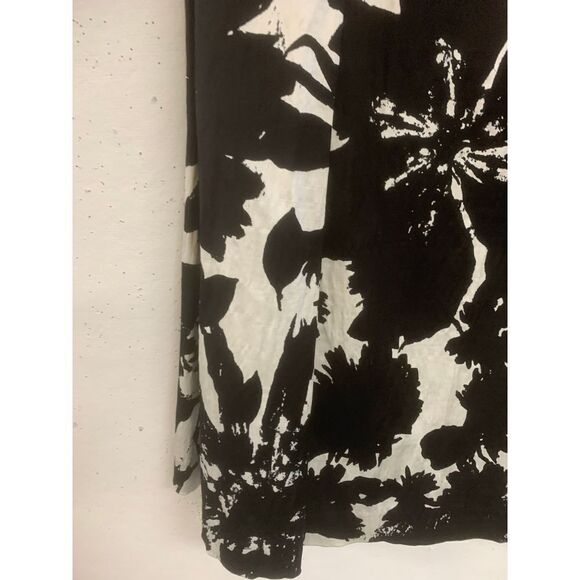 Beautiful Floral patterned high quality dress - Picture 2 of 5